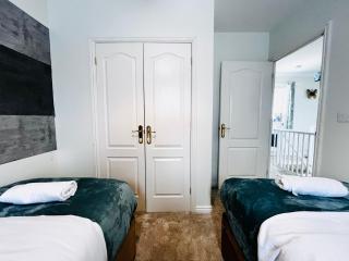 Charming 4-Bedroom holiday home in Wincheap, Canterbury with free Parking - Canterbury - 3