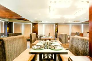 HOTEL KK BHAWAN PALACE Near Marine Drive Road & Sea Beach - Restaurant-Lift and Free Wifi Facilities - Fully Air Conditioning Hotel - Best Hotel In Puri - Puri - 4