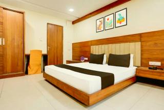 HOTEL KK BHAWAN PALACE Near Marine Drive Road & Sea Beach - Restaurant-Lift and Free Wifi Facilities - Fully Air Conditioning Hotel - Best Hotel In Puri - Puri - 1