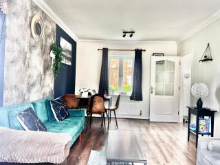 Charming 4-Bedroom holiday home in Wincheap, Canterbury with free Parking - Canterbury - 7