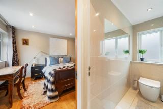 Cosy 3 BEDROOM Home with Garden, Ealing - Greenford - 3