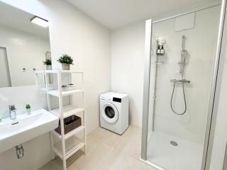 Modern & Spacious 2BR Apartment with Balcony - 4