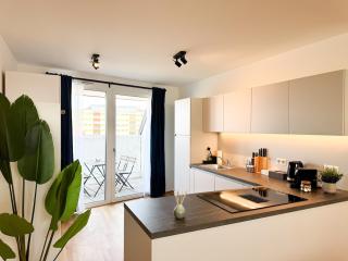Modern & Spacious 2BR Apartment with Balcony - Wien - 6