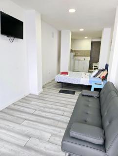 Apartamentos Lindux Airport - Manises - 0