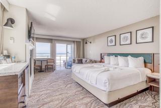 Beachfront Manor Hotel - 7