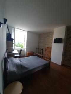 Chambre spacieuse vue sur le Lot - Bellefont-La Rauze - 0