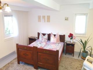 Charming holiday home with natural garden in Kaltennordheim-Thuringia - Unterweid - 5