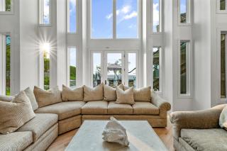 Sunset Manor - Grand Beach - 1