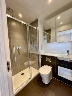 SkyView Superior Apartment - Londra - 6