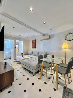 Villa 3 Corniche, Charming Seaside Villa with Jacuzzi, Carrousel Mall Rabat - 6