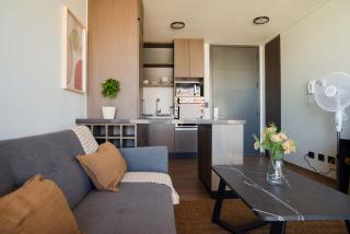 Chic 2BR Haven in the Heart of Las Condes Oasis - Santiago - 1