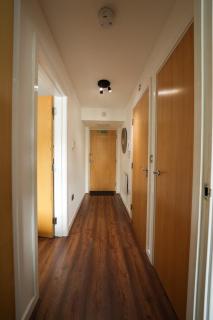 Stylish 1-Bedroom Apartment sleeps 4 - Swansea - 9