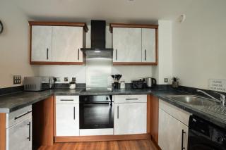 Stylish 1-Bedroom Apartment sleeps 4 - Swansea - 8