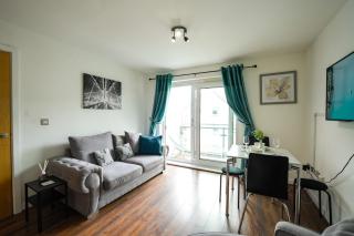 Stylish 1-Bedroom Apartment sleeps 4 - Swansea - 1