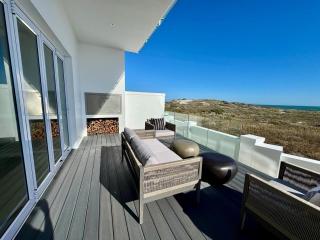 Jonesy's Place on the Beach - 6