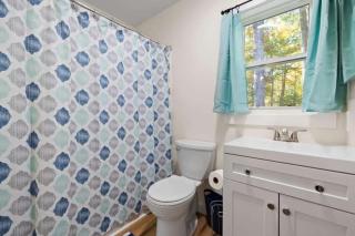 Cozy 1BR Cottage with Firepit Close to Downtown - 3
