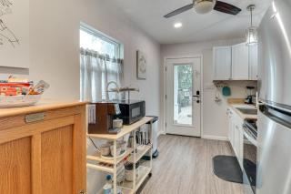 Walk to ENMU Quiet Casita with Pet-Friendly Yard - Portales - 3