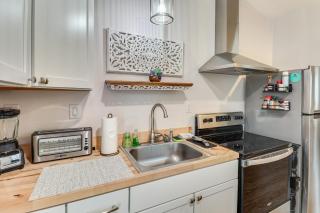 Walk to ENMU Quiet Casita with Pet-Friendly Yard - Portales - 2