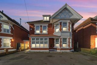 The Grand Escape - Beach Retreat - Southbourne - 0