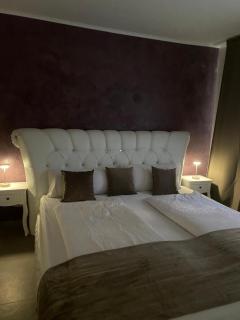 Sehr grosse 5 Zimmer Wohnung mit Garten und terasse - Wiesbaden - 0