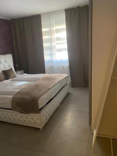 Sehr grosse 5 Zimmer Wohnung mit Garten und terasse - Wiesbaden - 7