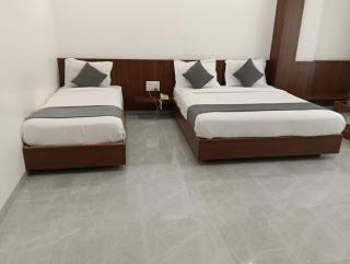 Hotel Raviera inn - Jāmb - 7