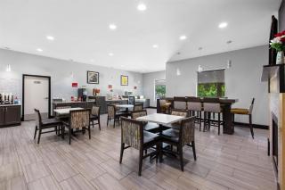 Best Western Plus Regency Park - Walker - 5