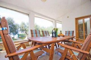 Beachfront Skoblar Holiday Home with Seaview - Privlaka - 5