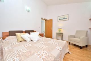 Beachfront Skoblar Holiday Home with Seaview - Privlaka - 1