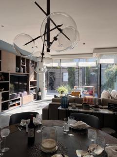 Luxury House with a Private Garden and Free Parking - Ponders End - 3
