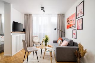 Juicy Studio for 2-3 in the buzzing city centre of Warsaw Metro Central Station - 3