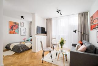Juicy Studio for 2-3 in the buzzing city centre of Warsaw Metro Central Station - 0