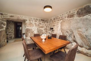 Maison Laurel - Beautiful Stone Estate With Private Pool, Near Split and Omiš - Gata - 2