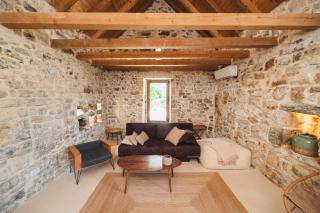 Maison Laurel - Beautiful Stone Estate With Private Pool, Near Split and Omiš - 1