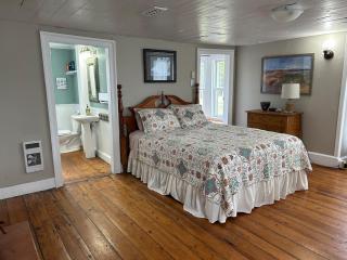 The Shipbuilder's Cottage-Two Century Old Charm - St. Martins - 2