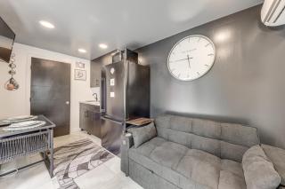 Mod Bungalow with Ultra-Private Outdoor Hang Space! - 4