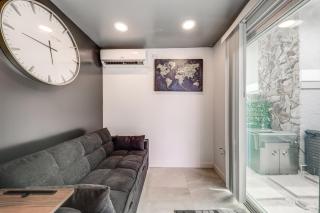 Mod Bungalow with Ultra-Private Outdoor Hang Space! - 3