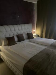 Sehr grosse 5 Zimmer Wohnung mit Garten und terasse - 6