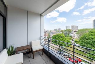 East Side Luxury 1BR Apt - Near Brady St with Balcony and Lounge - Milwaukee - 7