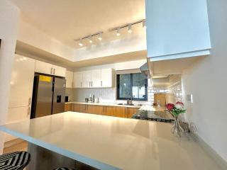 Peaceful 2BR 2BA in Bonita with Pool and Palm Tree Views - 1