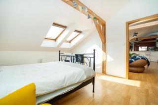 Bright and airy apartment in unique suburb - Prag - 1