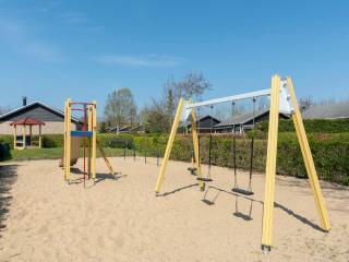 Bungalow near Sint Maartenszee Beach - Sint Maartensvlotbrug - 5