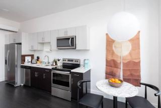 Modern 1BR Apt with Skywalk to Fiserv, Rooftop, and Parking - Milwaukee - 6