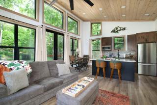 Smoky Mountain Dove | Hot Tub, Firepit, Fireplace - Sevierville - 9