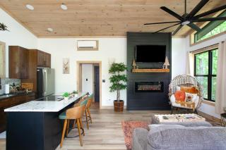 Smoky Mountain Dove | Hot Tub, Firepit, Fireplace - Sevierville - 7