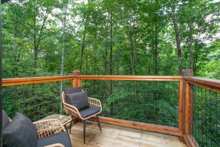 Smoky Mountain Dove | Hot Tub, Firepit, Fireplace - 6