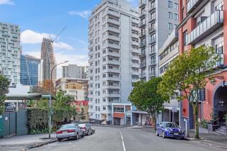 CBD Studio with Full Kitchen and Laundry - Auckland - 8
