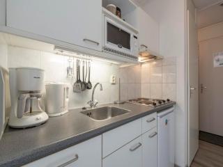 Apartment near Dutch Coast with French Balcony - Julianadorp - 3