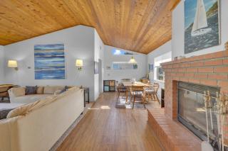 2 Blocks to Beach, Firepit, Sandbox, BBQ, Work - 6