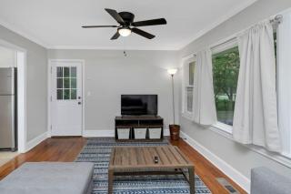 Harrison Patio Haven 2BR 1BA - Columbia - 1